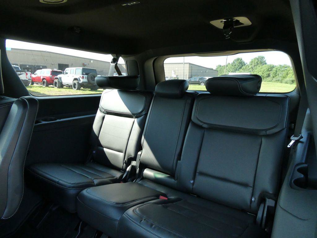 New 2027 Ford Expedition Max Platinum w/ Stealth Appearance Package AWD/4WD image 16