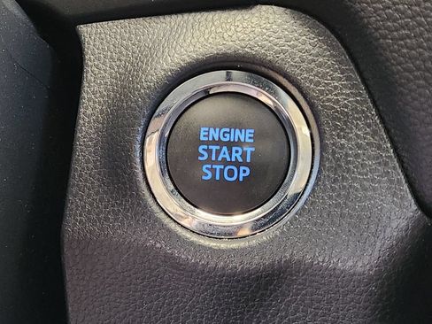 Used 2022 Toyota RAV4 Limited FWD image 21