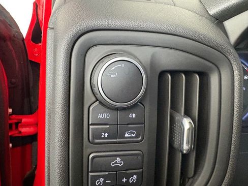 Used 2020 Chevrolet Silverado 1500 Custom w/ Custom Value Package AWD/4WD image 19