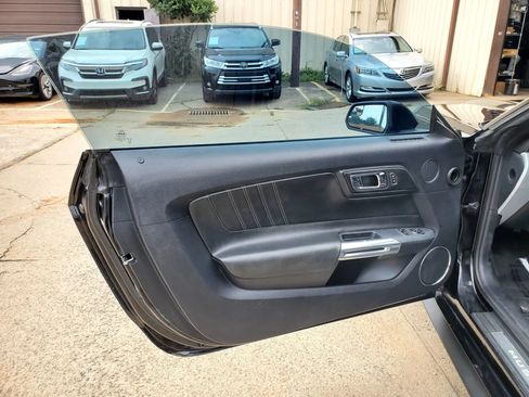 Used 2015 Ford Mustang Premium RWD image 18