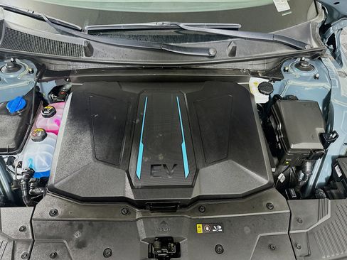 Used 2024 Hyundai Ioniq 5 SE image 32