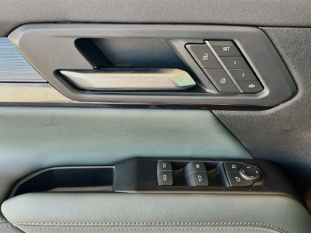 New 2027 GMC Terrain AT4 w/ Convenience Package III AWD/4WD image 13