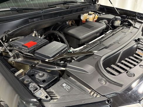 Certified 2025 GMC Yukon XL Denali AWD/4WD image 38