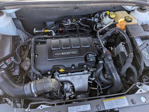 Used 2015 Chevrolet Cruze LT image 20