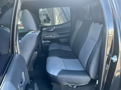 Used 2023 Toyota Tacoma TRD Sport image 16