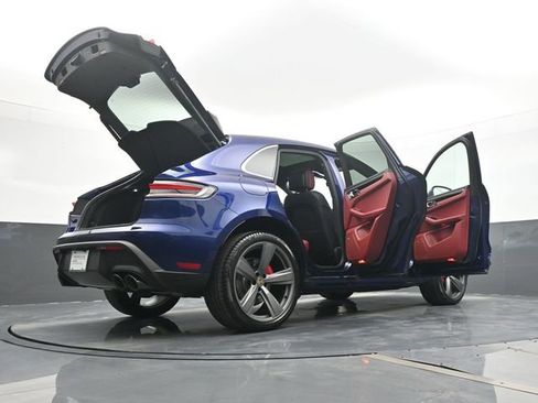 Certified 2025 Porsche Macan S AWD/4WD image 27