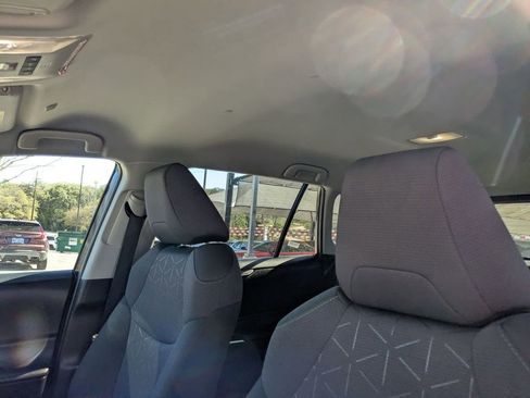 Used 2025 Toyota RAV4 XLE image 22