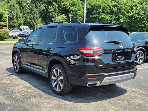 Used 2023 Honda Pilot Elite image 3