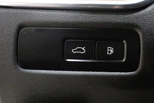 Used 2023 Volvo XC60 T8 Ultimate w/ Climate Package AWD/4WD image 21