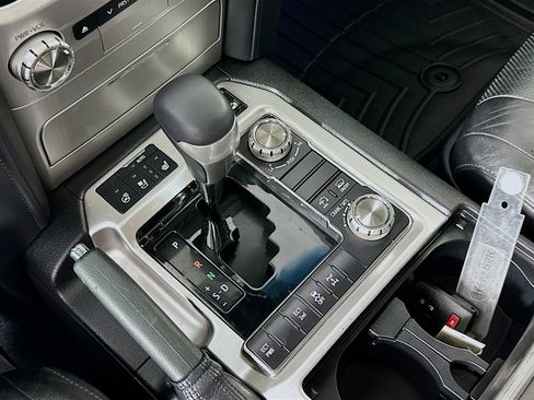 Used 2017 Toyota Land Cruiser AWD/4WD image 17