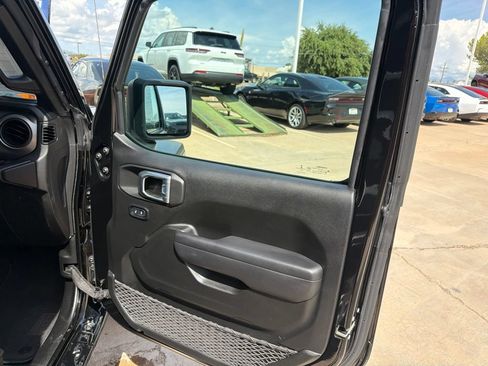 Used 2022 Jeep Wrangler Sport AWD/4WD image 22