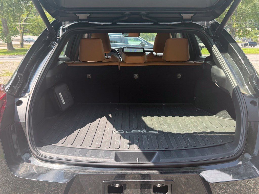 Used 2025 Lexus UX 300h AWD w/ Cold Area Package image 13