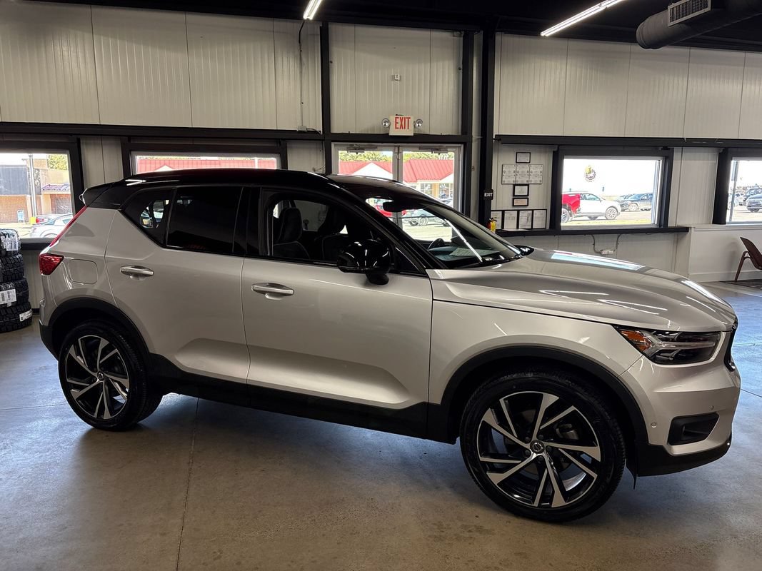 Used 2019 Volvo XC40 T5 R-Design AWD/4WD image 15