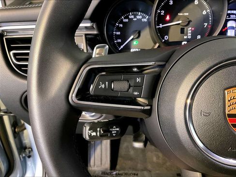 Certified 2026 Porsche Macan AWD/4WD image 27