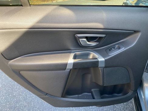 Used 2013 Volvo XC90 3.2 image 24