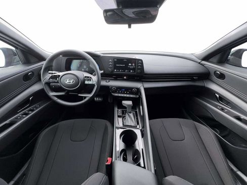 New 2026 Hyundai Elantra SEL Sport FWD image 13