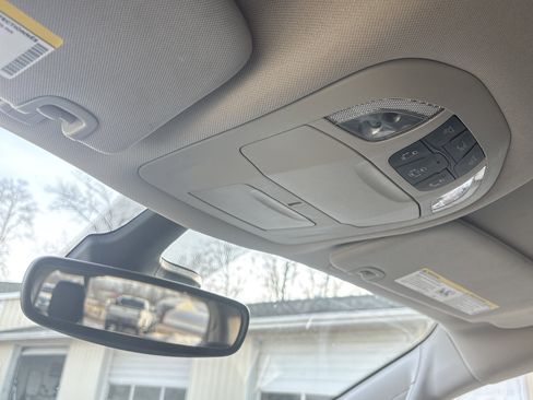 Used 2023 Chrysler Pacifica Touring-L image 21