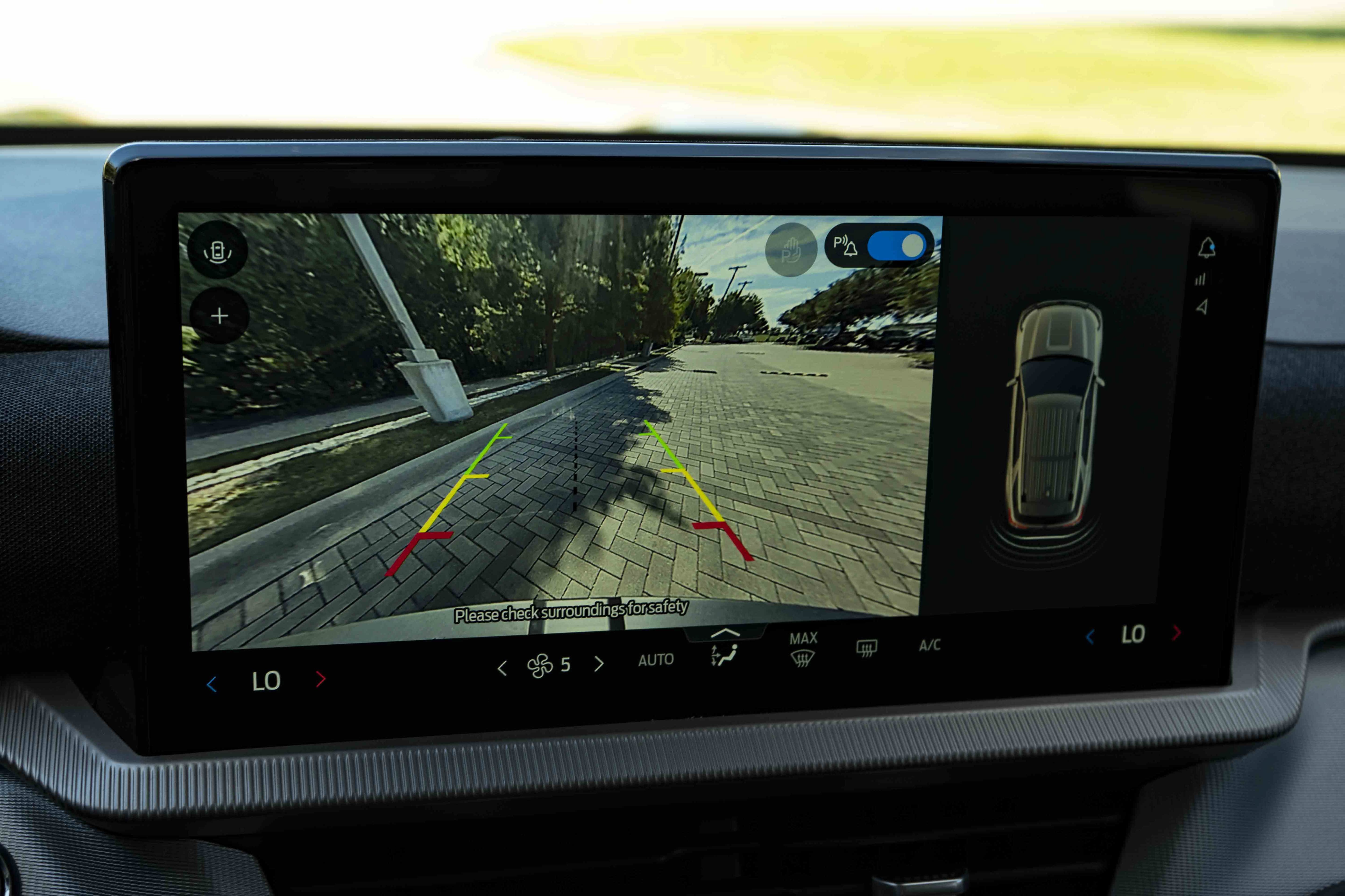 Used 2026 Ford Explorer Active RWD image 29