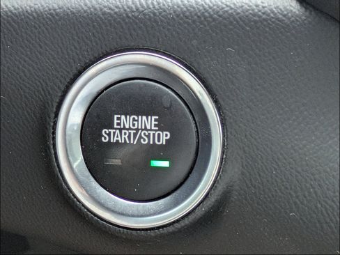 Used 2022 GMC Terrain SLT w/ Tech Package FWD image 30