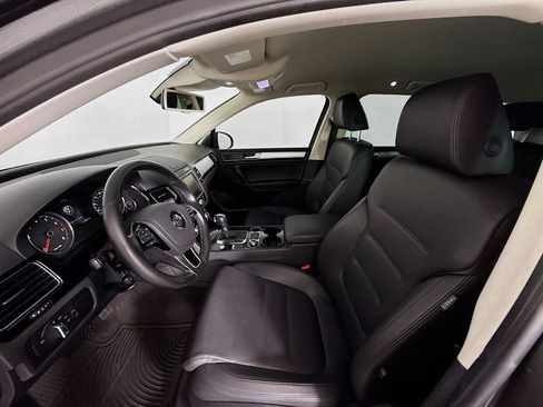 Used 2016 Volkswagen Touareg Sport AWD/4WD image 5