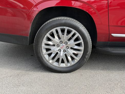 Used 2023 GMC Yukon XL Denali image 10