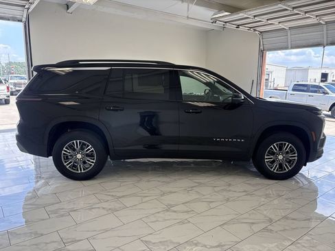 New 2026 Chevrolet Traverse LT w/ Driver Confidence Package FWD image 9