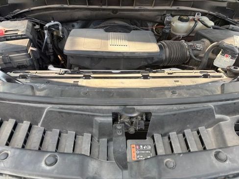 Used 2021 Chevrolet Suburban Z71 w/ Z71 Signature Package AWD/4WD image 18