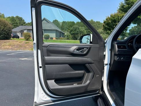 Used 2023 GMC Yukon XL SLT w/ SLT Premium Package RWD image 57
