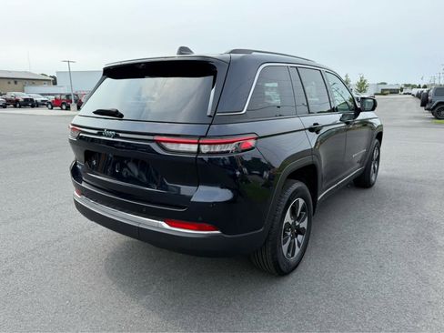 Used 2023 Jeep Grand Cherokee 4WD 4xe w/ Luxury Tech Group II image 9