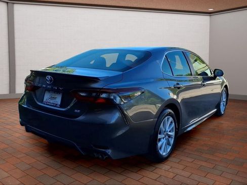 Used 2024 Toyota Camry SE FWD image 5