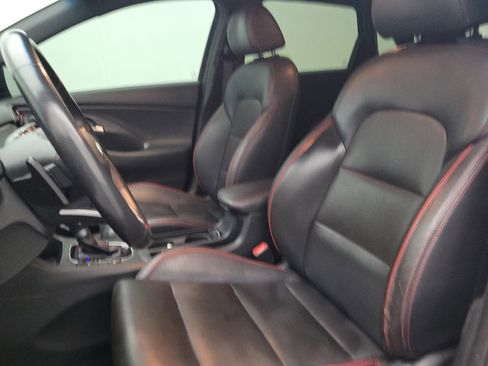 Used 2018 Hyundai Elantra GT Sport FWD image 17