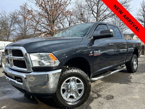 Used 2016 RAM 2500 Tradesman w/ Chrome Appearance Group image 2