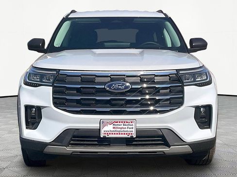 New 2026 Ford Explorer Active w/ Active Comfort Package image 3