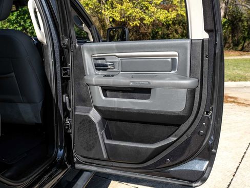 Used 2016 RAM 2500 SLT image 42