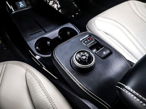 Used 2021 Ford Mustang Mach-E Premium image 6