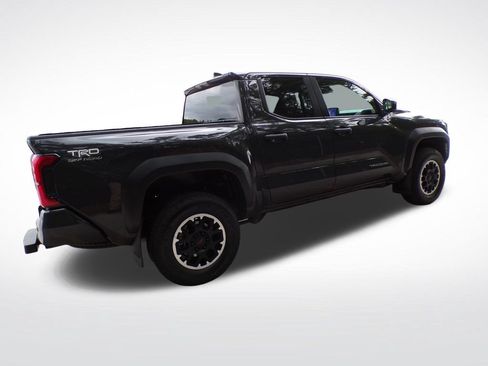 Used 2024 Toyota Tacoma TRD Off-Road AWD/4WD image 8