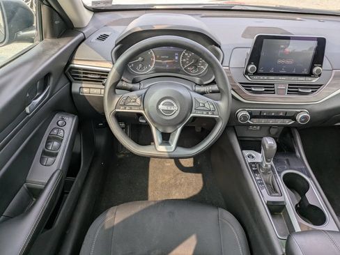 Certified 2024 Nissan Altima 2.5 SV FWD image 16