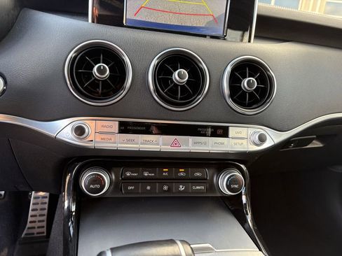 Used 2018 Kia Stinger GT image 17