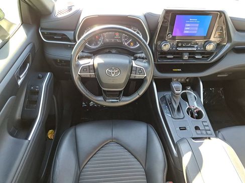 Used 2023 Toyota Highlander XSE image 14
