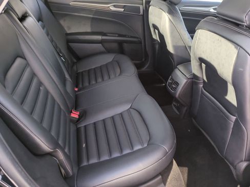 Used 2020 Ford Fusion SEL image 18