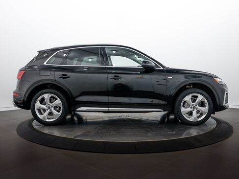 Certified 2022 Audi Q5 2.0T Premium Plus w/ Premium Plus Package AWD/4WD image 3