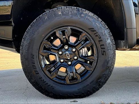 Used 2022 Chevrolet Silverado 1500 ZR2 image 11