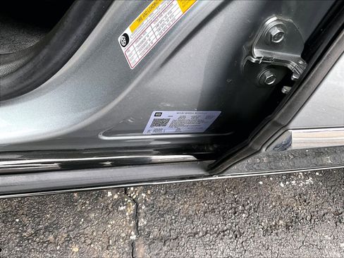 Used 2023 Buick Enclave Essence w/ Experience Buick Package image 37