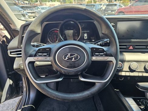 Used 2023 Hyundai Elantra SE FWD image 23