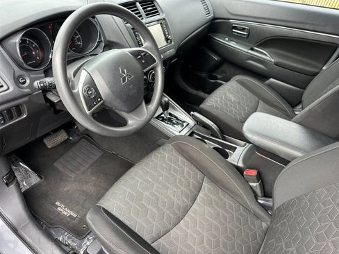 Used 2025 Mitsubishi Outlander Sport ES AWD/4WD image 9