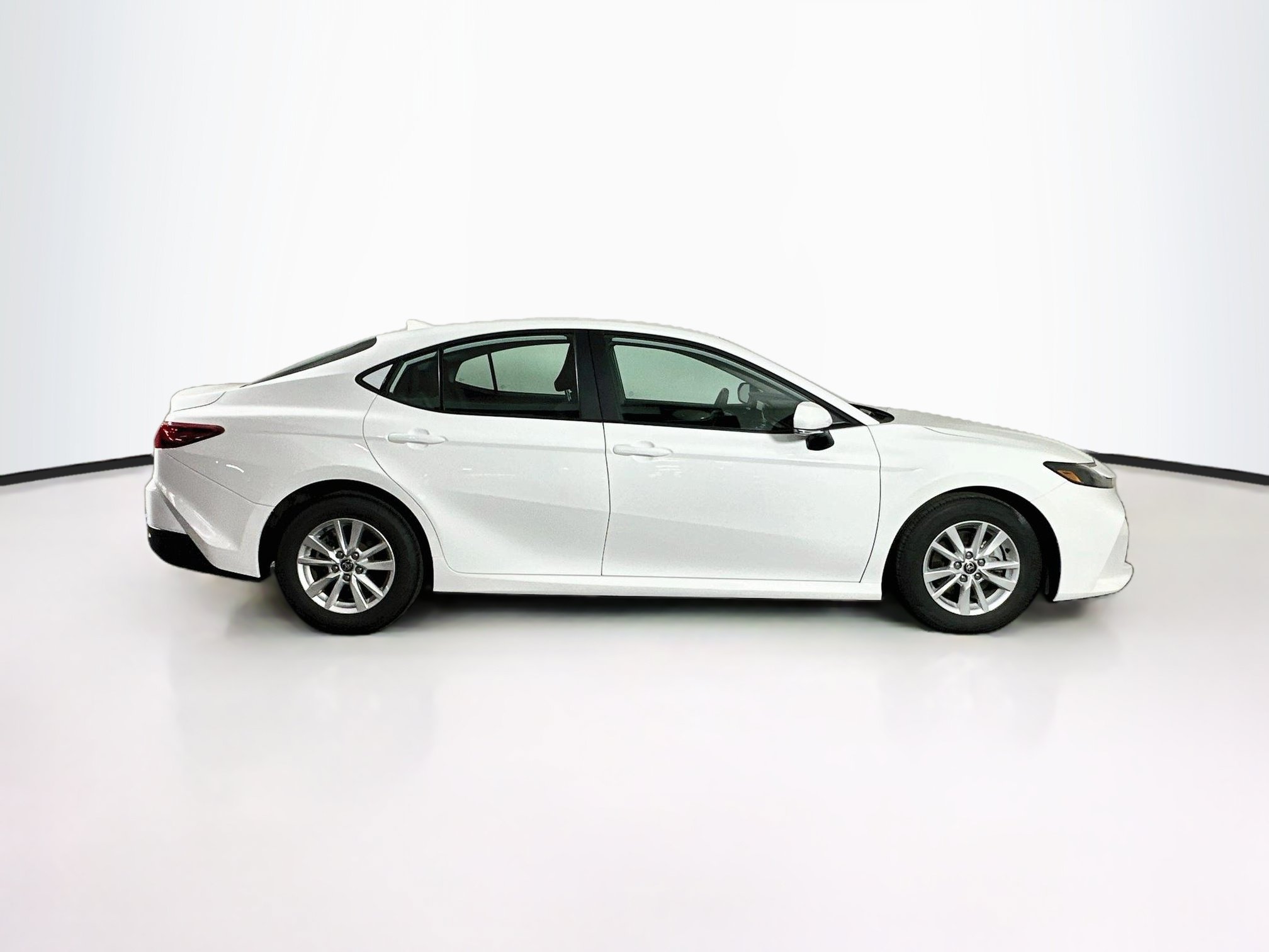 Used 2025 Toyota Camry LE FWD image 10