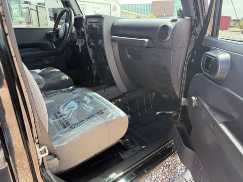 Used 2009 Jeep Wrangler Unlimited X AWD/4WD image 23