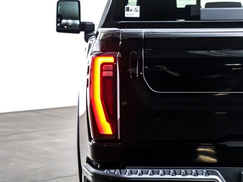 Used 2024 GMC Sierra 2500 AT4 w/ AT4 Premium Plus Package image 15