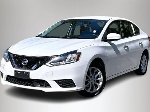 Used 2018 Nissan Sentra SV image 1