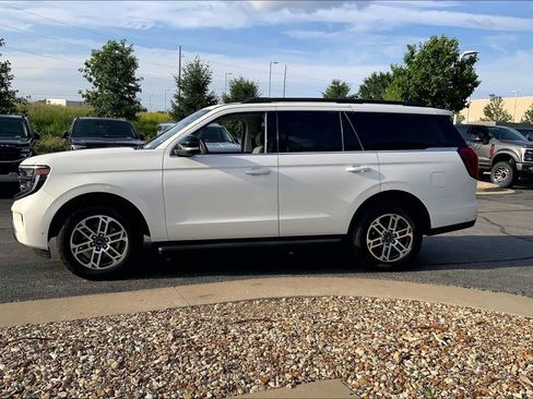 Used 2025 Ford Expedition Active AWD/4WD image 12